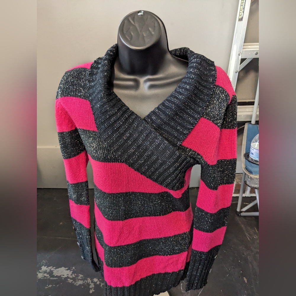 Women's Large Pink, Black, and Silver Bongo Long Sleeve Thick Sweater
